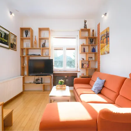Urban View With Free Parking Apartman