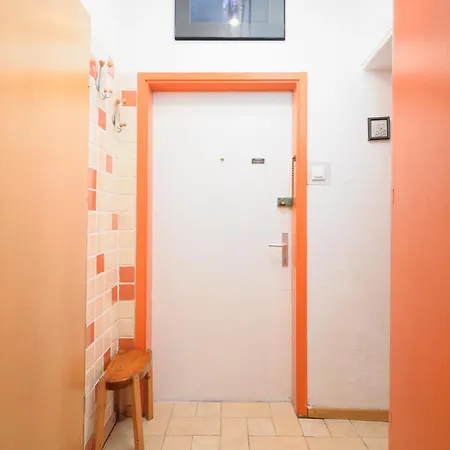 Urban View With Free Parking Apartman *