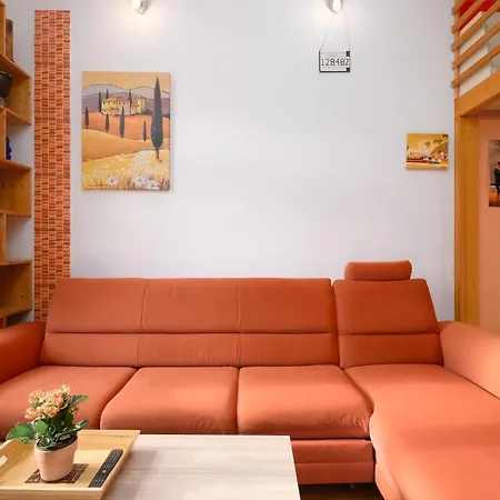 Urban View With Free Parking *