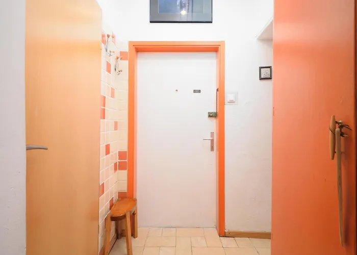 Urban View With Free Parking Apartman *